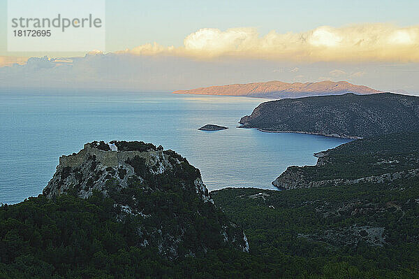 Burg Monolithos und Ägäis  Rhodos  Dodekanes  Ägäis  Griechenland  Europa