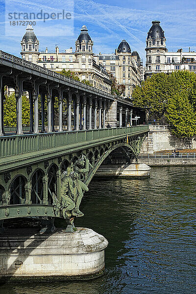 Pont de Bir-Hakeim  Paris  Frankreich
