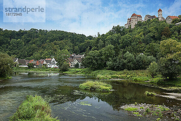 Schloss Harburg und Wörnitz  Romantische Straße  Harburg  Donau-Ries  Bayern  Deutschland