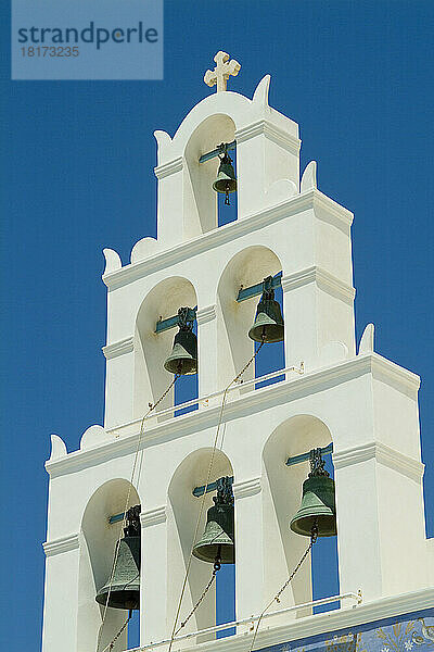 Glockenturm der Kirche  Oia  Santorini  Kykladen  Griechenland