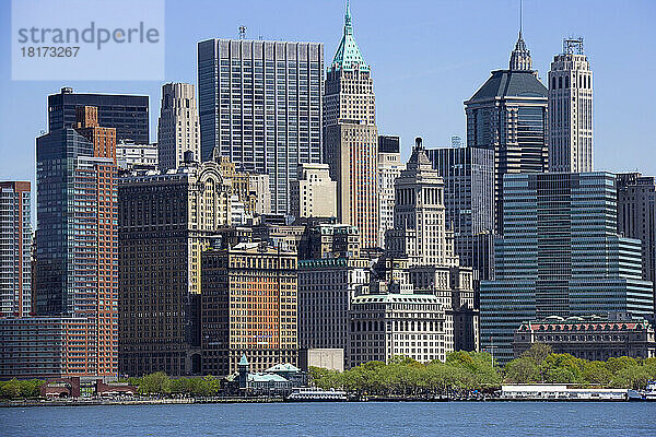 Skyline von Lower Manhattan  Battery Park  New York City  New York  USA