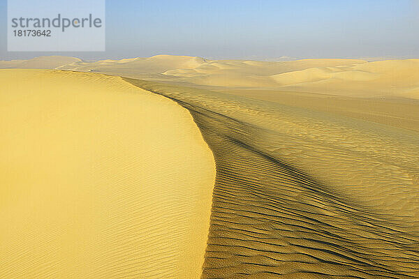 Malerische Aussicht auf Sanddünen  Matruh  Großes Sandmeer  Libysche Wüste  Sahara  Ägypten  Nordafrika  Afrika