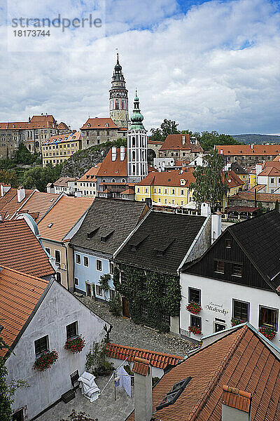 Übersicht über Dächer mit Schloss Cesky Krumlov  Cesky Krumlov  Tschechische Republik.