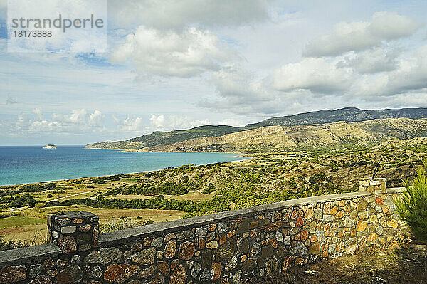 Blick auf die Bucht von Apolakkia  Rhodos  Dodekanes  Ägäis  Griechenland  Europa