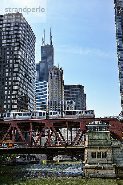 El Train  West Lake Street Bridge  Chicago  Illinois  USA