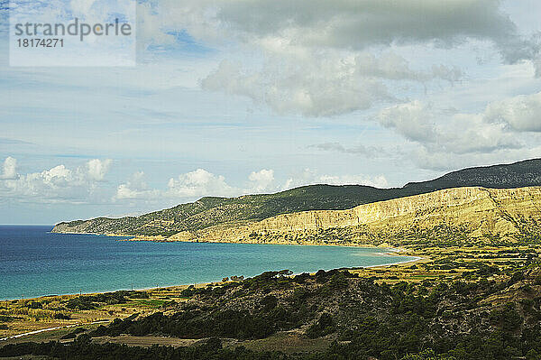 Blick auf die Bucht von Apolakkia  Rhodos  Dodekanes  Ägäis  Griechenland  Europa