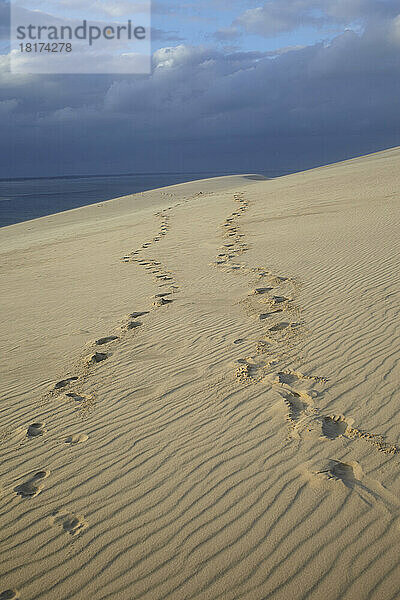 Fußspuren auf Sanddüne  Dune du Pilat  Arcachon  Frankreich