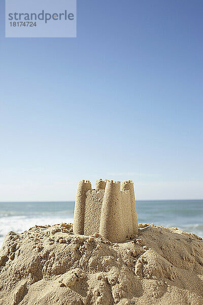 Sandburg am Strand  Biarritz  Pyrénées-Atlantiques  Frankreich