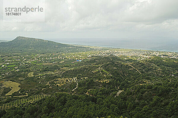 Blick auf Kremasti von Filerimos  Rhodos  Dodekanes  Ägäis  Griechenland  Europa