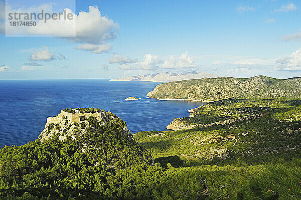 Burg Monolithos und Ägäis  Rhodos  Dodekanes  Ägäis  Griechenland  Europa