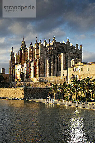 Catedral de Santa María de Palma de Mallorca  Palma  Mallorca  Spanien