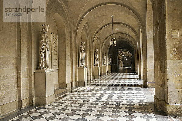 Kolonnade  Schloss Versailles  Frankreich