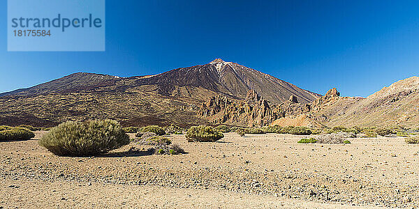Berg Pico del Teide mit Vulkanlandschaft  Parque Nacional del Teide  Teneriffa  Kanarische Inseln  Spanien