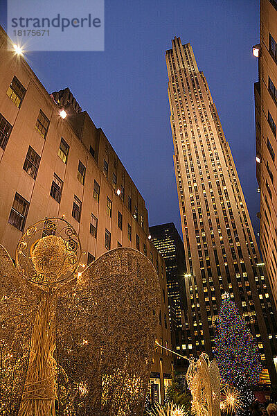 Weihnachtsbaum im Rockefeller Center  New York City  New York  USA