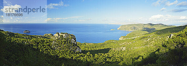 Burg Monolithos und Ägäis  Rhodos  Dodekanes  Ägäis  Griechenland  Europa