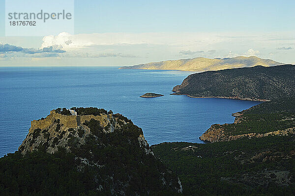 Burg Monolithos und Ägäis  Rhodos  Dodekanes  Ägäis  Griechenland  Europa