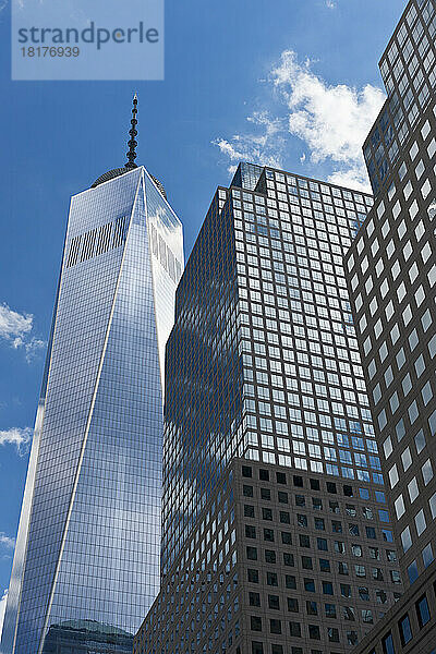 Nahaufnahme des One World Trade Center (Freedom Tower) und des World Trade Centers  New York City  New York  USA