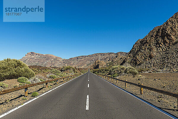 Straße  Parque Nacional del Teide  Teneriffa  Kanarische Inseln  Spanien