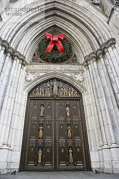 Eingang zur St. Patrick's Cathedral  5th Avenue  New York City  New York  USA