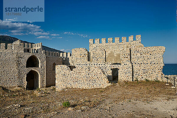 Mamure Kalesi mittelalterliche Burg  Anamur  Tuerkei |Mamure Castle medieval castle  Anamur  Turkey|