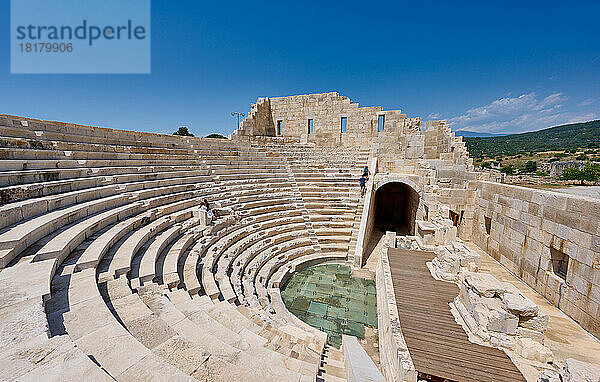 Buleuterion  Ueberreste der antiken lykischen Stadt Patara  Tuerkei |Council Chamber or Bouleuterion  Remains of the antique Lycian city of Patara  Turkey|