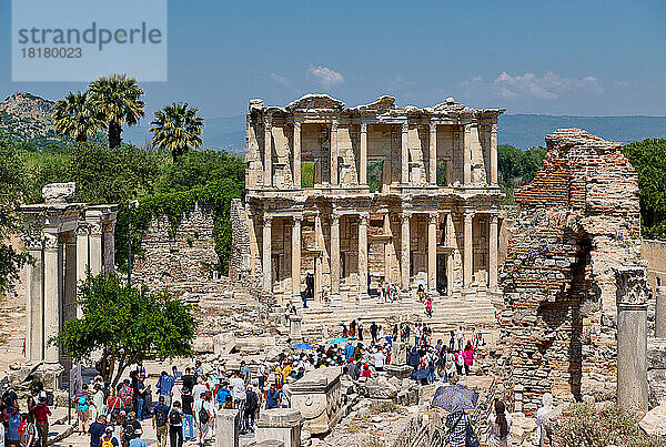 Celsus-Bibliothek in Ephesos  Ephesus Archaeological Site  Selcuk  Tuerkei |Library of Celsus  Ephesus Archaeological Site  Selcuk  Turkey|