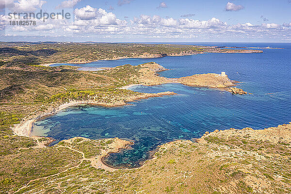 Spanien  Balearen  Menorca  Luftaufnahme von Cala Tamarells des Sud und Cala Tamarells des Nord