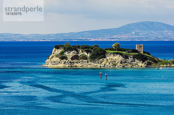 Griechenland  Zentralmakedonien  Chalkidiki  kleine Halbinsel  umgeben vom blauen Wasser des Mittelmeers im Sommer