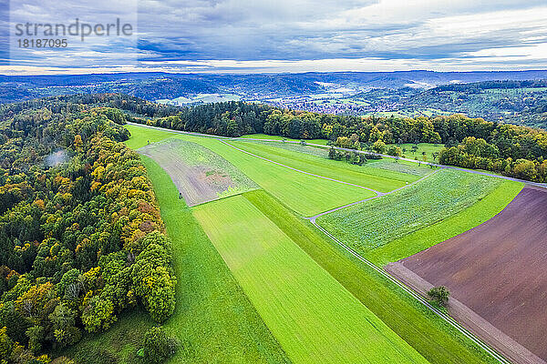 Deutschland  Baden-Württemberg  Drohnenansicht der grünen ländlichen Landschaft des Wieslauftals