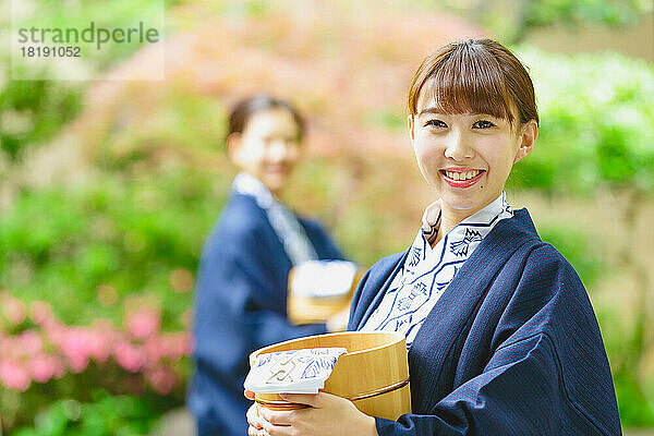 Japanerin in einem Yukata