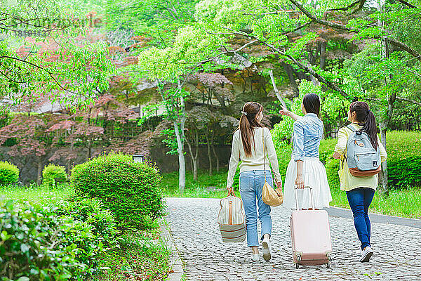 Japanische Frauen reisen