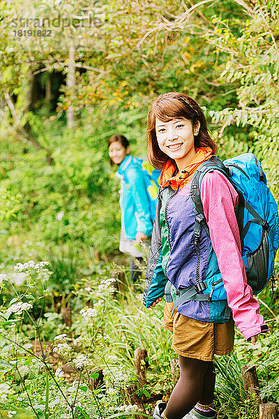 Japanische Frauen beim Trekking