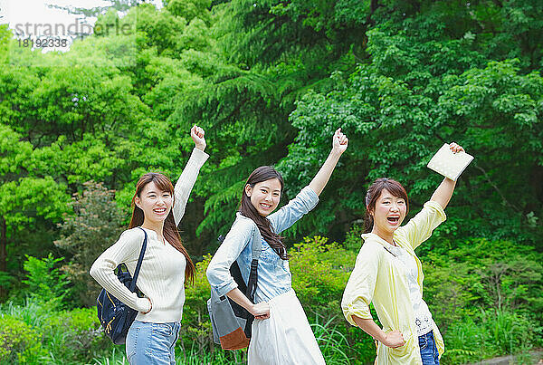 Japanische Frauen reisen