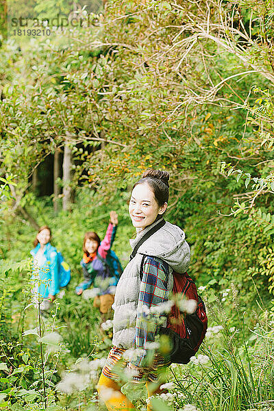 Japanische Frauen beim Trekking