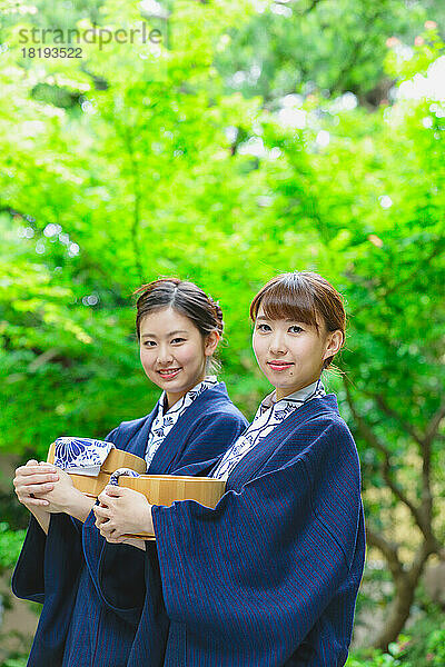 Japanische Frauen in Yukata