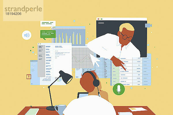 Mann bespricht Berichte in einer Videokonferenz