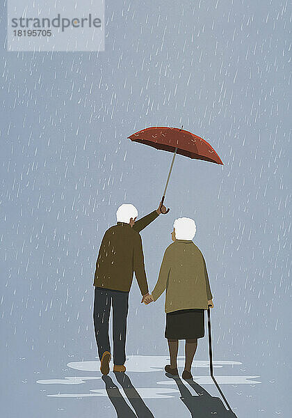 Zärtlicher älterer Ehemann hält Regenschirm über Frau im Regen