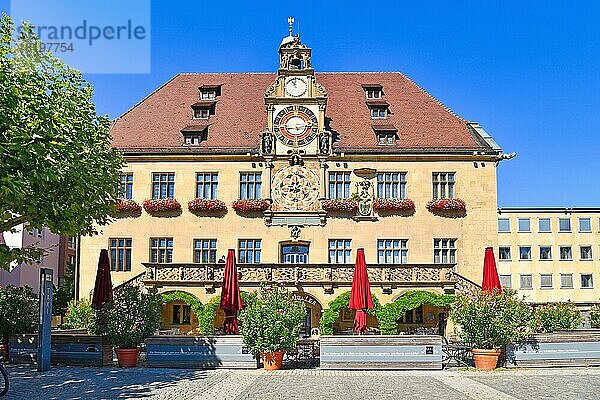 Altes schönes historisches Rathausgebäude am Marktplatz der Heilbronner Innenstadt  Heilbronn  Deutschland  Europa