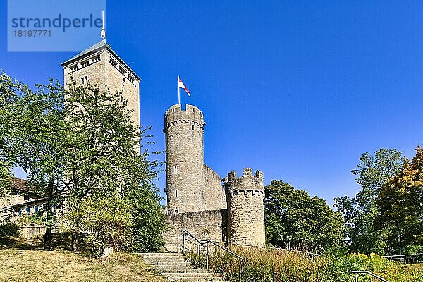 Alte historische Höhenburg namens Starkenburg im Odenwald in der Stadt Heppenheim in Deutschland