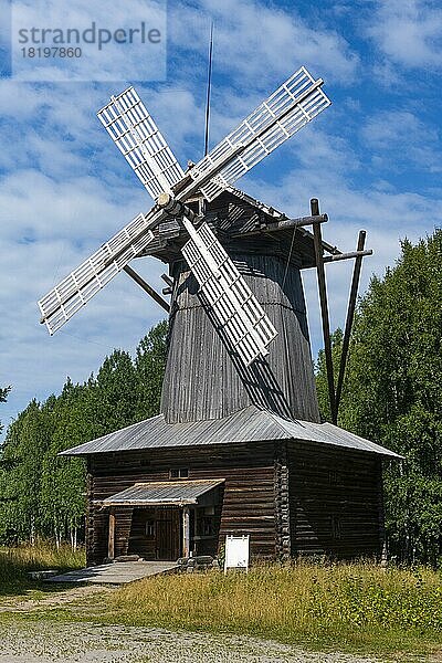 Hölzerne Windmühle  Malye Korely  Klein-Karelien  Archangelsk  Russland  Europa