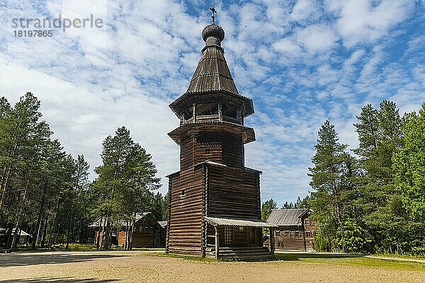 Hölzerner Glockenturm  Malye Korely  Klein-Karelien  Archangelsk  Russland  Europa