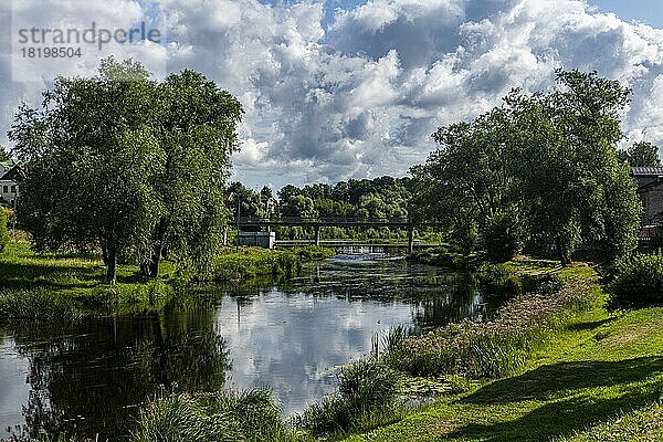 Kleiner Fluss in der Unesco-Stätte Pskow  Russland  Europa