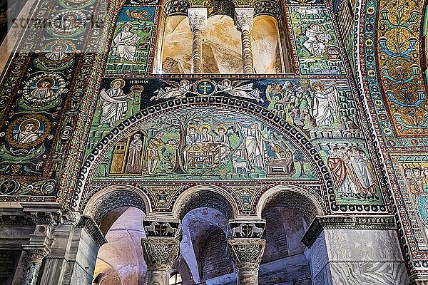 Wunderschöne Mosaike in der Basilika di San Vitale  Unesco-Weltkulturerbe Ravenna  Italien  Europa