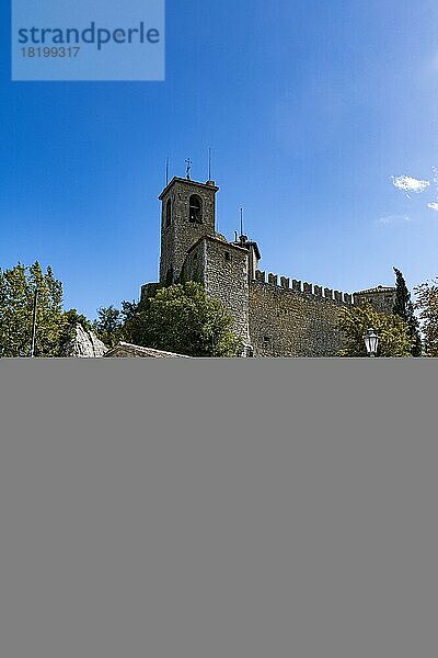 Guaita-Turm  historisches Zentrum  Unesco-Weltkulturerbe San Marino  Italien  Europa