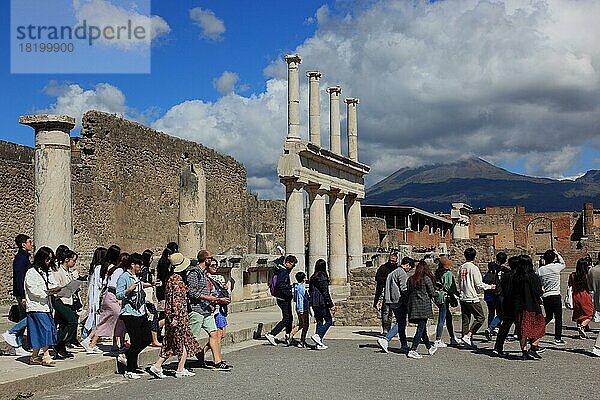 Das Forum  Pompeji  antike Stadt in Kampanien am Golf von Neapel  beim Ausbruch des Vesuvs im Jahr 79 n. Chr. verschüttet  Italien  Europa