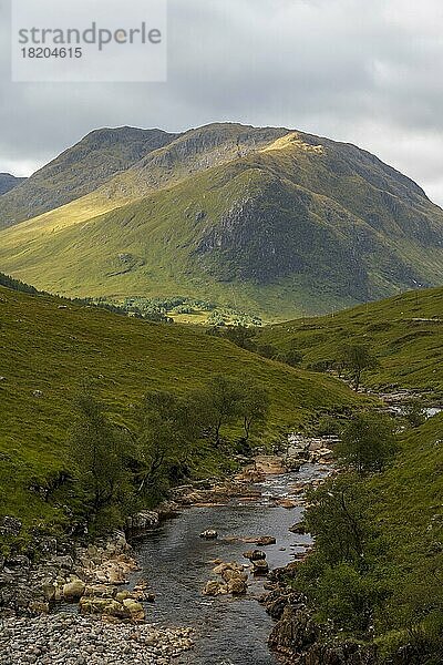 Typische Landschaft  River Etive  Glen Coe  Schottland  Großbritannien  Europa