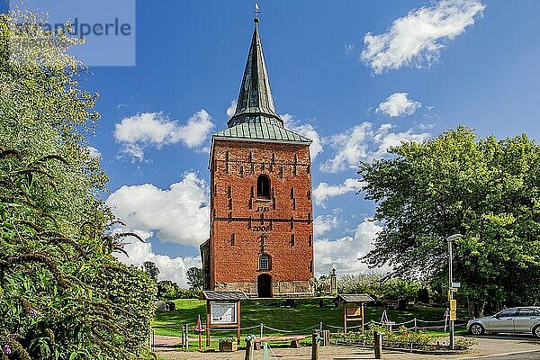 Historische Dorfkirche  Padingbüttel  Wurster Nordseeküste  Nordseeküste  Land Wursten  Niedersachsen  Deutschland  Europa