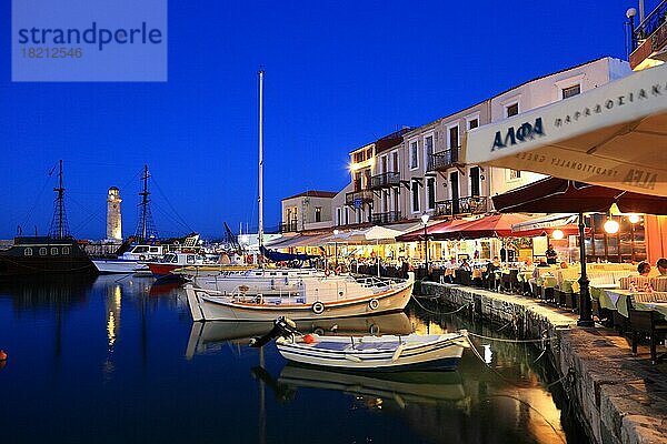 Hafenstadt Rethymno  Abendstimmung am Venezianischen Hafen  Kreta  Griechenland  Europa