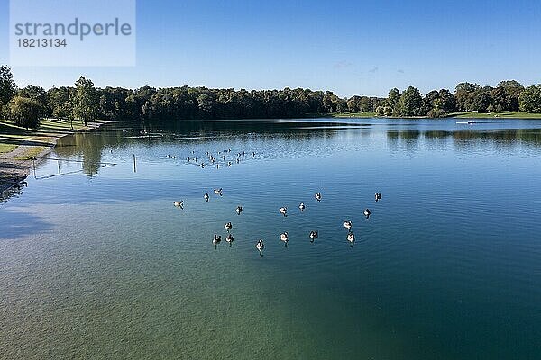 Erholungsgebiet Karlsfelder See bei Karlsfeld  Dachau  Oberbayern  Bayern  Deutschland  Europa