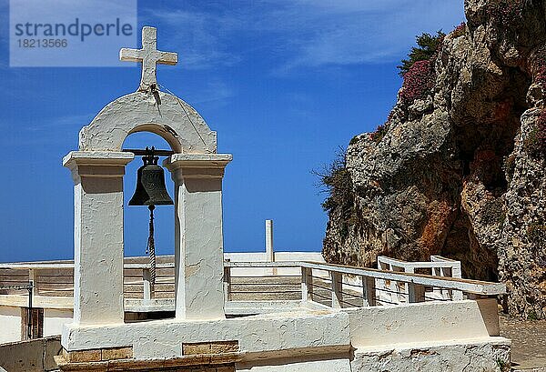 Glockenturm des Kloster in den Bergen nahe der Küstenstrasse nach Agios Nikolaos  Moni Faneromenis  ehemaliges Wehrkloster  Kreta  Griechenland  Europa